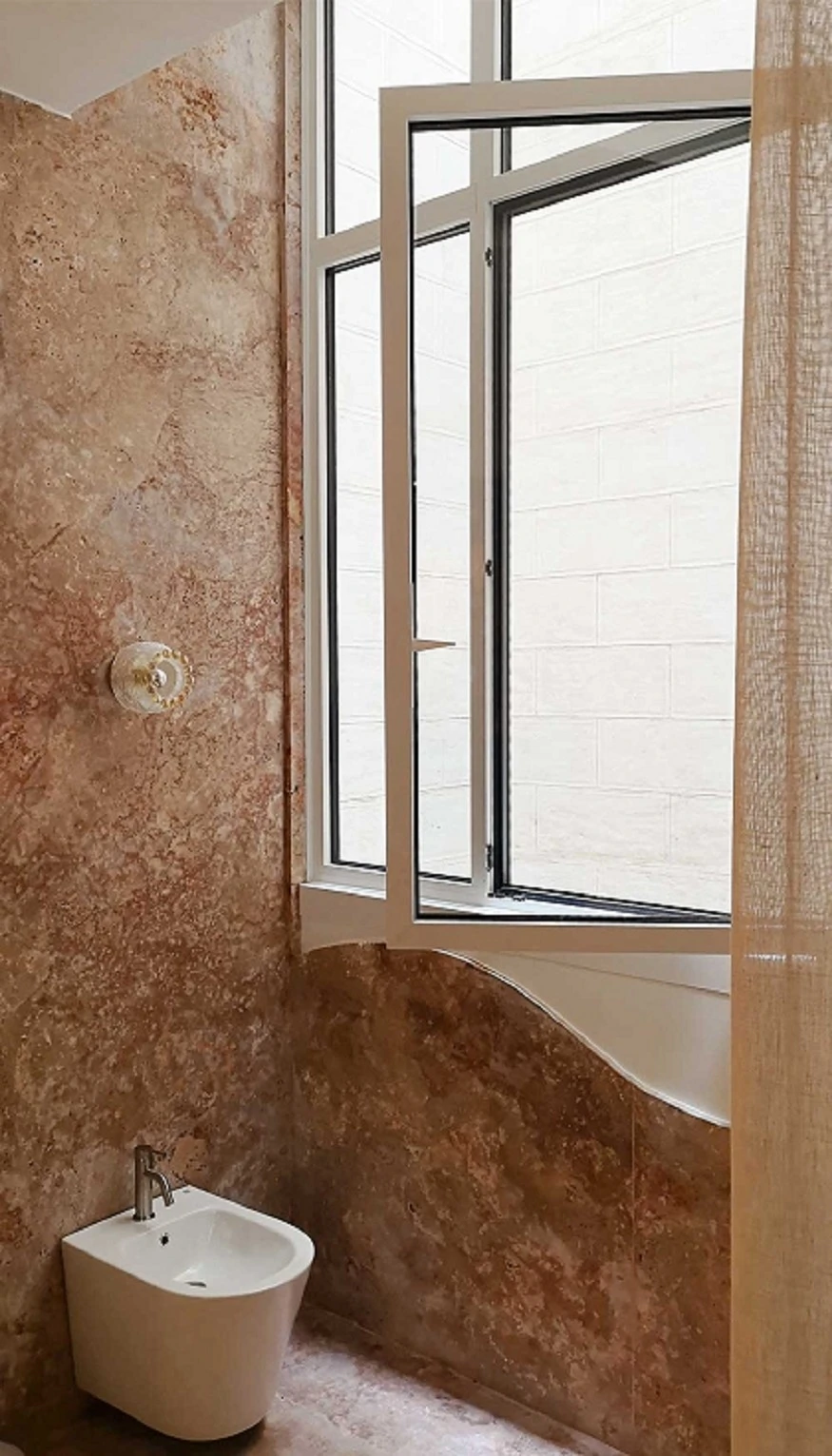 STRUGAL S64RP GALA es una ventana con apertura practicable